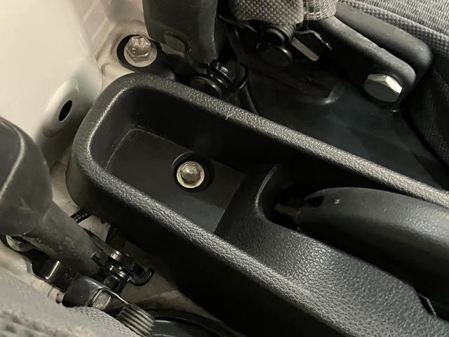 ハイゼットトラックスタンダード　５ＭＴ　４ＷＤ　キーレス　パワーウインドウパートタイム４ＷＤ　ＡＭ／ＦＭラジオ　マニュアルエアコン　マニュアルレベリング　キーレスエントリー　パワーウインドウ　５速マニュアルミッション車　タイヤ４本新品交換済み（滋賀県）の中古車