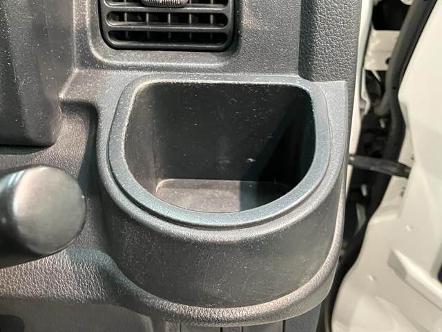 ハイゼットトラックスタンダード　５ＭＴ　４ＷＤ　キーレス　パワーウインドウパートタイム４ＷＤ　ＡＭ／ＦＭラジオ　マニュアルエアコン　マニュアルレベリング　キーレスエントリー　パワーウインドウ　５速マニュアルミッション車　タイヤ４本新品交換済み（滋賀県）の中古車