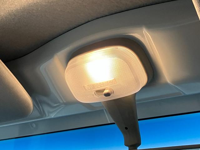 ハイゼットトラックスタンダード　５ＭＴ　４ＷＤ　キーレス　パワーウインドウパートタイム４ＷＤ　ＡＭ／ＦＭラジオ　マニュアルエアコン　マニュアルレベリング　キーレスエントリー　パワーウインドウ　５速マニュアルミッション車　タイヤ４本新品交換済み（滋賀県）の中古車