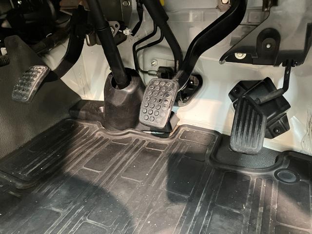 ハイゼットトラックスタンダード　５ＭＴ　４ＷＤ　キーレス　パワーウインドウパートタイム４ＷＤ　ＡＭ／ＦＭラジオ　マニュアルエアコン　マニュアルレベリング　キーレスエントリー　パワーウインドウ　５速マニュアルミッション車　タイヤ４本新品交換済み（滋賀県）の中古車