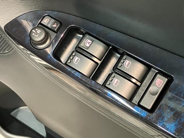 タントカスタムＸトップエディションＳＡ３　８型ナビ　バックカメラ衝突被害軽減ブレーキ　フルセグナビ　バックカメラ　ドラレコ　ＤＶＤ再生　Ｂｌｕｅｔｏｏｔｈ　ＵＳＢ　左側電動スライドドア　シートヒーター　ＬＥＤ　オートエアコン　エコアイドル　タイヤ４本新品交換済み（滋賀県）の中古車