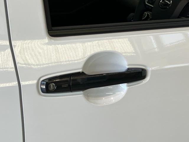 タフトＧダーククロムベンチャー　レーダークルコン　届出済未使用車衝突被害軽減ブレーキ　コーナーセンサー　バックカメラ（ナビ装着時用）　前席シートヒーター　スカイフィールトップ　ＬＥＤ　レーダークルーズコントロール　オートエアコン　スマートキー　エコアイドル（滋賀県）の中古車