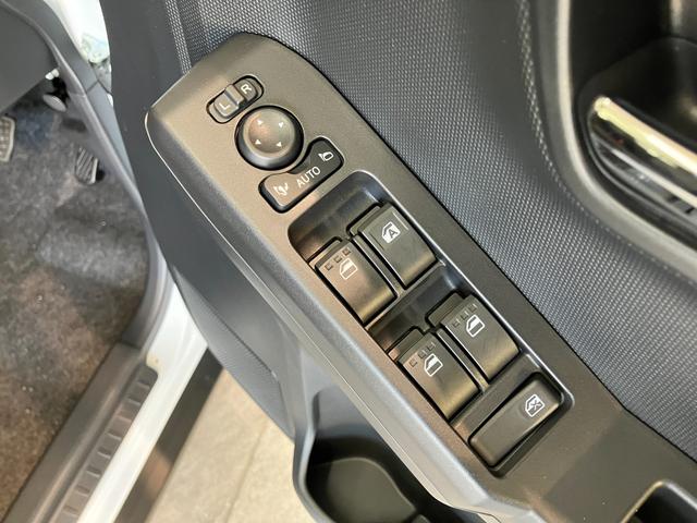 タフトＧダーククロムベンチャー　レーダークルコン　届出済未使用車衝突被害軽減ブレーキ　コーナーセンサー　バックカメラ（ナビ装着時用）　前席シートヒーター　スカイフィールトップ　ＬＥＤ　レーダークルーズコントロール　オートエアコン　スマートキー　エコアイドル（滋賀県）の中古車