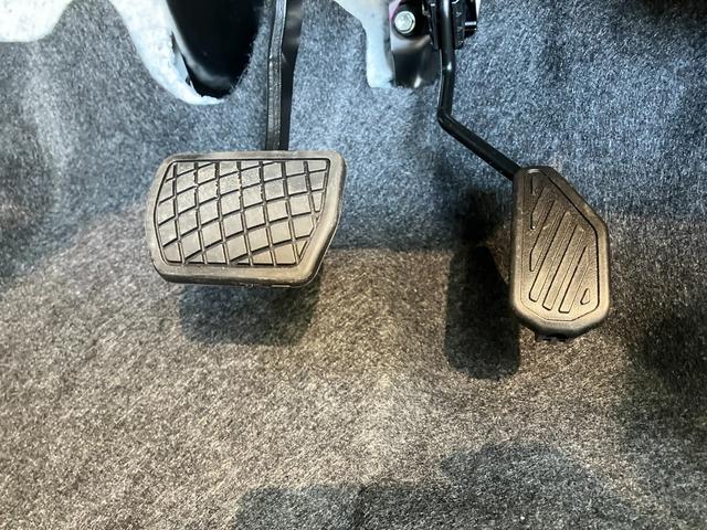 タフトＧダーククロムベンチャー　レーダークルコン　届出済未使用車衝突被害軽減ブレーキ　コーナーセンサー　バックカメラ（ナビ装着時用）　前席シートヒーター　スカイフィールトップ　ＬＥＤ　レーダークルーズコントロール　オートエアコン　スマートキー　エコアイドル（滋賀県）の中古車