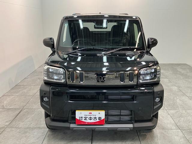 タフトＧダーククロムベンチャー　レーダークルコン　届出済未使用車衝突被害軽減ブレーキ　コーナーセンサー　バックカメラ（ナビ装着時用）　前席シートヒーター　スカイフィールトップ　レーダークルーズコントロール　ＬＥＤ　オートライト　オートエアコン　スマートキー（滋賀県）の中古車