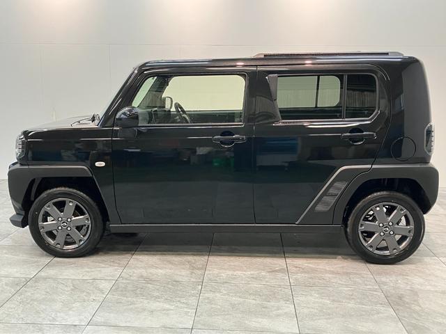 タフトＧダーククロムベンチャー　レーダークルコン　届出済未使用車衝突被害軽減ブレーキ　コーナーセンサー　バックカメラ（ナビ装着時用）　前席シートヒーター　スカイフィールトップ　レーダークルーズコントロール　ＬＥＤ　オートライト　オートエアコン　スマートキー（滋賀県）の中古車