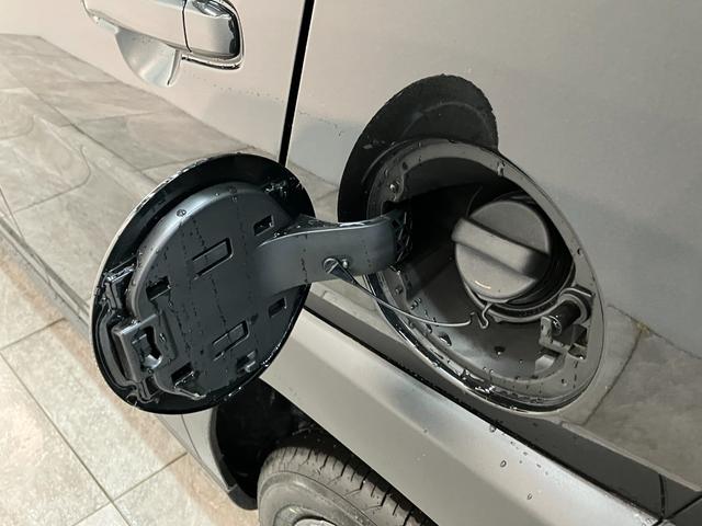 タフトＧダーククロムベンチャー　レーダークルコン　届出済未使用車衝突被害軽減ブレーキ　コーナーセンサー　バックカメラ（ナビ装着時用）　前席シートヒーター　スカイフィールトップ　レーダークルーズコントロール　ＬＥＤ　オートライト　オートエアコン　スマートキー（滋賀県）の中古車