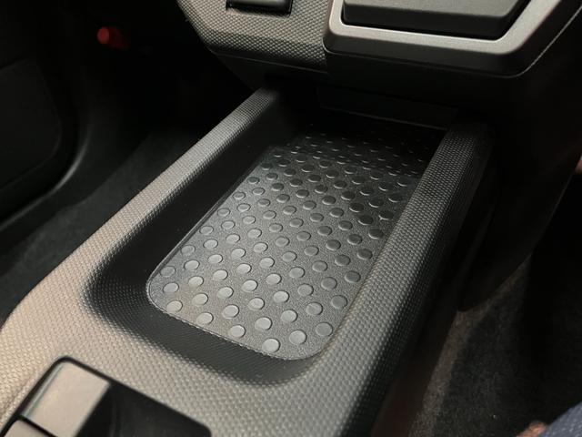 タフトＧダーククロムベンチャー　レーダークルコン　届出済未使用車衝突被害軽減ブレーキ　コーナーセンサー　バックカメラ（ナビ装着時用）　前席シートヒーター　スカイフィールトップ　レーダークルーズコントロール　ＬＥＤ　オートライト　オートエアコン　スマートキー（滋賀県）の中古車