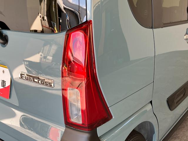 タントファンクロス　コーナーセンサー　ＬＥＤ　届出済未使用車衝突被害軽減ブレーキ　コーナーセンサー　バックカメラ（ナビ装着時用）　両側電動スライドドア　前席シートヒーター　電動パーキングブレーキ　ＬＥＤ　オートライト　オートエアコン　スマートキー　エコアイドル（滋賀県）の中古車