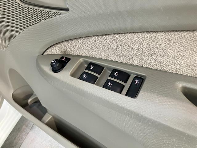 ムーヴL SA CDステレオ キーレスエントリー 電動格納式ミラー衝突被害軽減ブレーキ スマアシ1 CDステレオ 電動格納式ミラー キーレスエントリー マニュアルエアコン マニュアルレベリング エコアイドル(滋賀県)の中古車