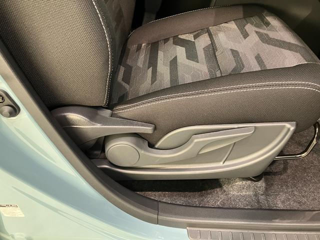 タフトＧ　ダーククロムベンチャー　レーダークルコン　届出済未使用車衝突被害軽減ブレーキ　コーナーセンサー　バックカメラ（ナビ装着時用）　前席シートヒーター　電動パーキング　クルーズコントロール　ＬＥＤ　オートライト　オートエアコン　スマートキー　エコアイドル（滋賀県）の中古車