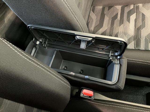 タフトＧ　ダーククロムベンチャー　レーダークルコン　届出済未使用車衝突被害軽減ブレーキ　コーナーセンサー　バックカメラ（ナビ装着時用）　前席シートヒーター　電動パーキング　クルーズコントロール　ＬＥＤ　オートライト　オートエアコン　スマートキー　エコアイドル（滋賀県）の中古車