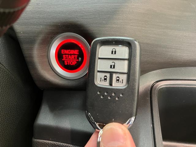 フリード＋Ｇ・ホンダセンシング　９型ナビ　バックカメラ　ドラレコ追突被害軽減ブレーキ　９型フルセグナビ　バックカメラ　ドラレコ　ＥＴＣ　ＤＶＤ　Ｂｌｕｅｔｏｏｔｈ　ＵＳＢ　レーダークルコン　シートヒーター　両側電動スライドドア　ＬＥＤ　オートライト　スマートキー（滋賀県）の中古車