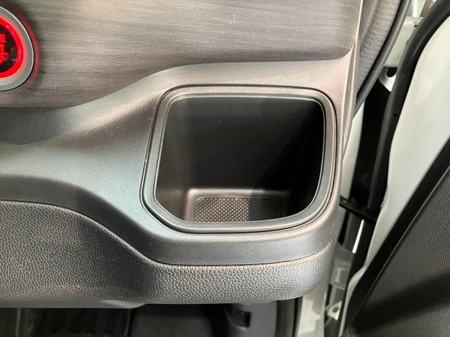 フリード＋Ｇ・ホンダセンシング　９型ナビ　バックカメラ　ドラレコ追突被害軽減ブレーキ　９型フルセグナビ　バックカメラ　ドラレコ　ＥＴＣ　ＤＶＤ　Ｂｌｕｅｔｏｏｔｈ　ＵＳＢ　レーダークルコン　シートヒーター　両側電動スライドドア　ＬＥＤ　オートライト　スマートキー（滋賀県）の中古車