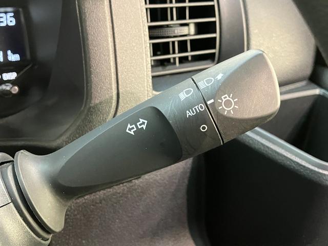 ハイゼットカーゴＤＸ　パートタイム４ＷＤ　ＣＶＴ　コーナーセンサー　キーレス衝突被害軽減ブレーキ　スマアシ　コーナーセンサー　キーレス　前席パワーウインドウ　ＡＭ／ＦＭステレオ　両側スライドドア　パートタイム４ＷＤ　ＣＶＴ車　オートライト（滋賀県）の中古車