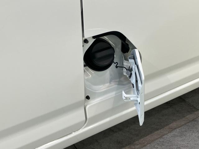 ハイゼットカーゴＤＸ　パートタイム４ＷＤ　ＣＶＴ　コーナーセンサー　キーレス衝突被害軽減ブレーキ　スマアシ　コーナーセンサー　キーレス　前席パワーウインドウ　ＡＭ／ＦＭステレオ　両側スライドドア　パートタイム４ＷＤ　ＣＶＴ車　オートライト（滋賀県）の中古車