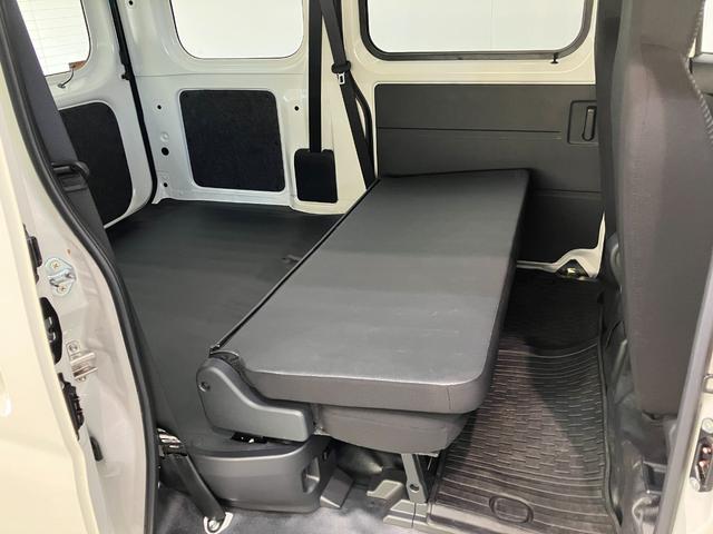 ハイゼットカーゴＤＸ　パートタイム４ＷＤ　ＣＶＴ　コーナーセンサー　キーレス衝突被害軽減ブレーキ　スマアシ　コーナーセンサー　キーレス　前席パワーウインドウ　ＡＭ／ＦＭステレオ　両側スライドドア　パートタイム４ＷＤ　ＣＶＴ車　オートライト（滋賀県）の中古車