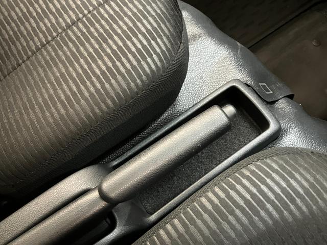 ハイゼットカーゴＤＸ　パートタイム４ＷＤ　ＣＶＴ　コーナーセンサー　キーレス衝突被害軽減ブレーキ　スマアシ　コーナーセンサー　キーレス　前席パワーウインドウ　ＡＭ／ＦＭステレオ　両側スライドドア　パートタイム４ＷＤ　ＣＶＴ車　オートライト（滋賀県）の中古車