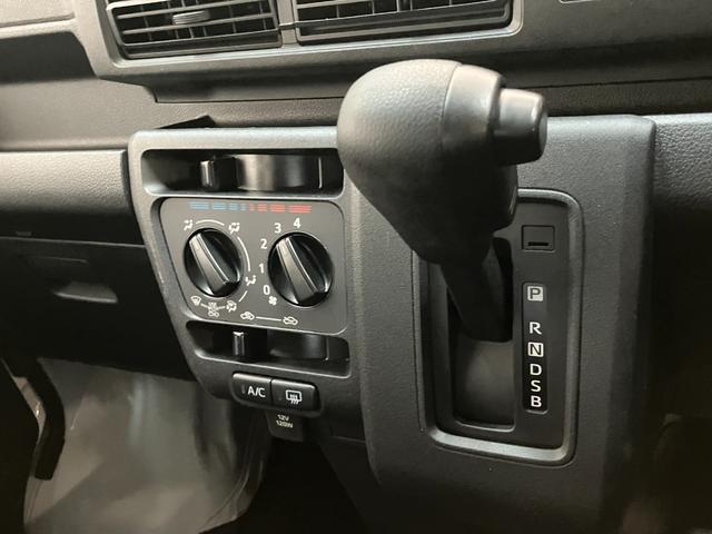 ハイゼットカーゴＤＸ　ＣＶＴ　キーレス　前席パワーウインドウ　車検整備付衝突被害軽減ブレーキ　スマアシ　コーナーセンサー　キーレス　前席パワーウインドウ　ＡＭ／ＦＭステレオ　両側スライドドア　オートライト（滋賀県）の中古車