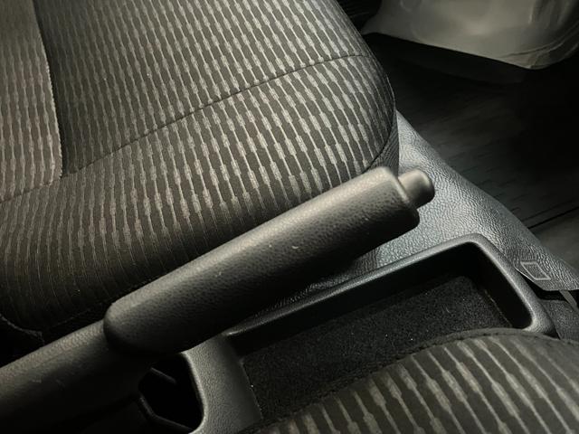 ハイゼットカーゴＤＸ　ＣＶＴ　キーレス　前席パワーウインドウ　車検整備付衝突被害軽減ブレーキ　スマアシ　コーナーセンサー　キーレス　前席パワーウインドウ　ＡＭ／ＦＭステレオ　両側スライドドア　オートライト（滋賀県）の中古車