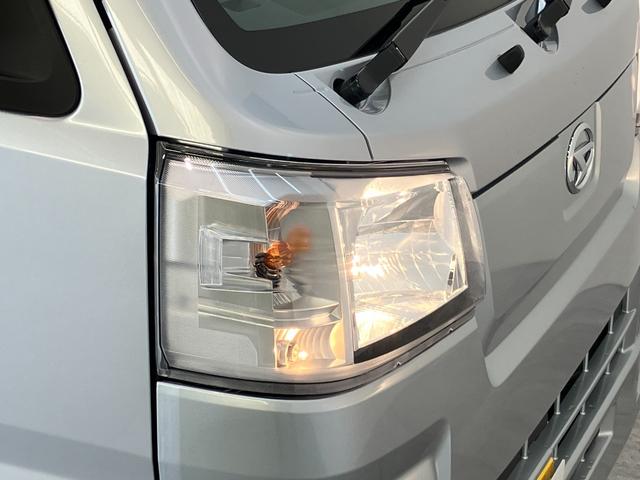 ハイゼットトラックスタンダード　５ＭＴ　パートタイム４ＷＤ　届出済未使用車衝突被害軽減ブレーキ　コーナーセンサー　パートタイム４ＷＤ　ＡＭ／ＦＭラジオ　マニュアルエアコン　マニュアルレベリング　オートライト（滋賀県）の中古車