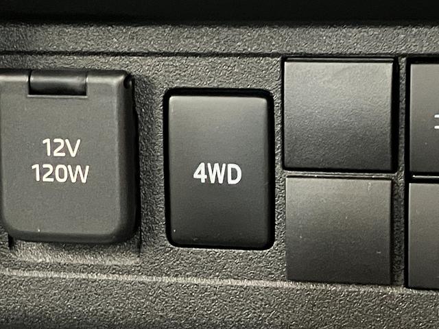 ハイゼットトラックスタンダード　５ＭＴ　パートタイム４ＷＤ　届出済未使用車衝突被害軽減ブレーキ　コーナーセンサー　パートタイム４ＷＤ　ＡＭ／ＦＭラジオ　マニュアルエアコン　マニュアルレベリング　オートライト（滋賀県）の中古車