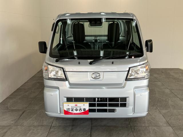 ハイゼットトラックスタンダード　５ＭＴ　パートタイム４ＷＤ　届出済未使用車衝突被害軽減ブレーキ　コーナーセンサー　パートタイム４ＷＤ　ＡＭ／ＦＭラジオ　マニュアルエアコン　マニュアルレベリング　オートライト（滋賀県）の中古車