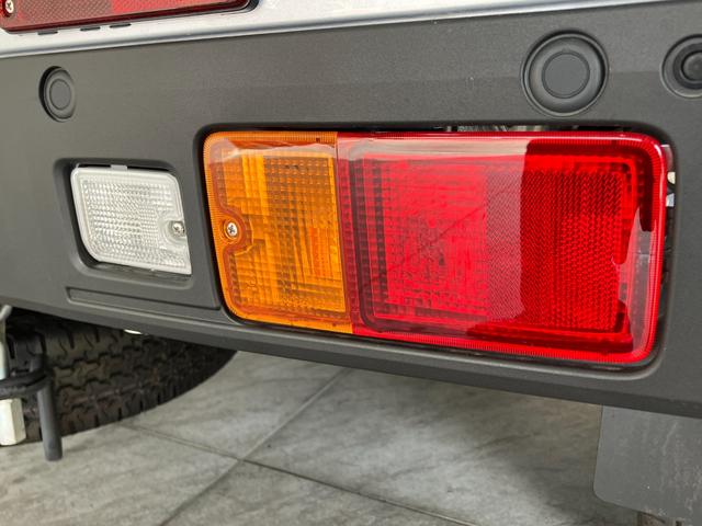 ハイゼットトラックスタンダード　５ＭＴ　パートタイム４ＷＤ　届出済未使用車衝突被害軽減ブレーキ　コーナーセンサー　パートタイム４ＷＤ　ＡＭ／ＦＭラジオ　マニュアルエアコン　マニュアルレベリング　オートライト（滋賀県）の中古車