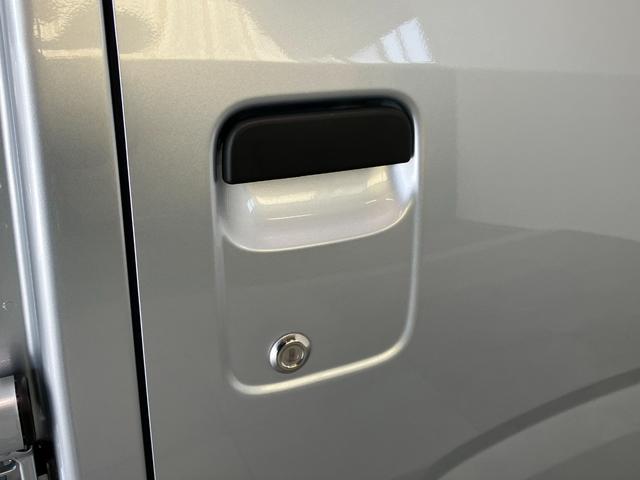 ハイゼットトラックスタンダード　５ＭＴ　パートタイム４ＷＤ　届出済未使用車衝突被害軽減ブレーキ　コーナーセンサー　パートタイム４ＷＤ　ＡＭ／ＦＭラジオ　マニュアルエアコン　マニュアルレベリング　オートライト（滋賀県）の中古車