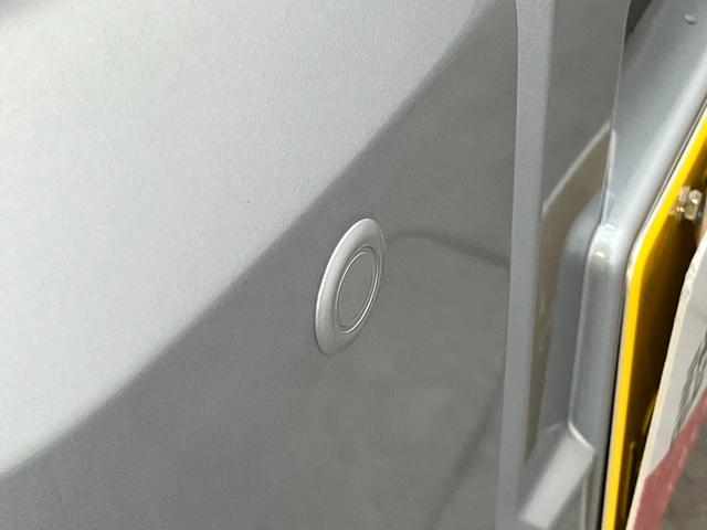 ハイゼットトラックスタンダード　５ＭＴ　パートタイム４ＷＤ　届出済未使用車衝突被害軽減ブレーキ　コーナーセンサー　パートタイム４ＷＤ　ＡＭ／ＦＭラジオ　マニュアルエアコン　マニュアルレベリング　オートライト（滋賀県）の中古車