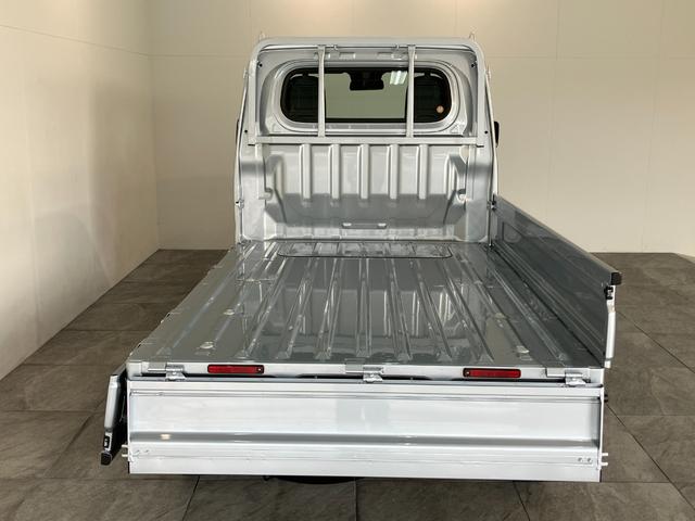 ハイゼットトラックスタンダード　５ＭＴ　パートタイム４ＷＤ　届出済未使用車衝突被害軽減ブレーキ　コーナーセンサー　パートタイム４ＷＤ　ＡＭ／ＦＭラジオ　マニュアルエアコン　マニュアルレベリング　オートライト（滋賀県）の中古車