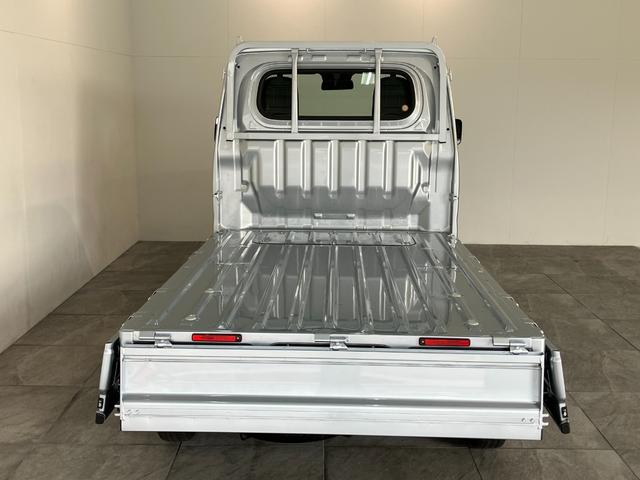 ハイゼットトラックスタンダード　５ＭＴ　パートタイム４ＷＤ　届出済未使用車衝突被害軽減ブレーキ　コーナーセンサー　パートタイム４ＷＤ　ＡＭ／ＦＭラジオ　マニュアルエアコン　マニュアルレベリング　オートライト（滋賀県）の中古車