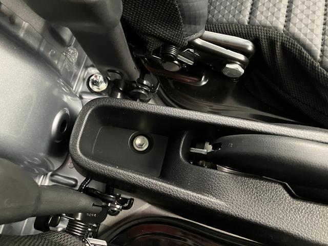 ハイゼットトラックスタンダード　５ＭＴ　パートタイム４ＷＤ　届出済未使用車衝突被害軽減ブレーキ　コーナーセンサー　パートタイム４ＷＤ　ＡＭ／ＦＭラジオ　マニュアルエアコン　マニュアルレベリング　オートライト（滋賀県）の中古車