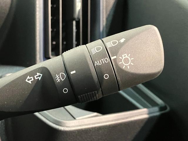 タントカスタムＸ　コーナーセンサー　シートヒーター　届出済未使用車衝突被害軽減ブレーキ　コーナーセンサー　バックカメラ（ナビ装着時用）　両側電動スライドドア　前席シートヒーター　電動パーキングブレーキ　ＬＥＤ　オートライト　オートエアコン　スマートキー　エコアイドル（滋賀県）の中古車