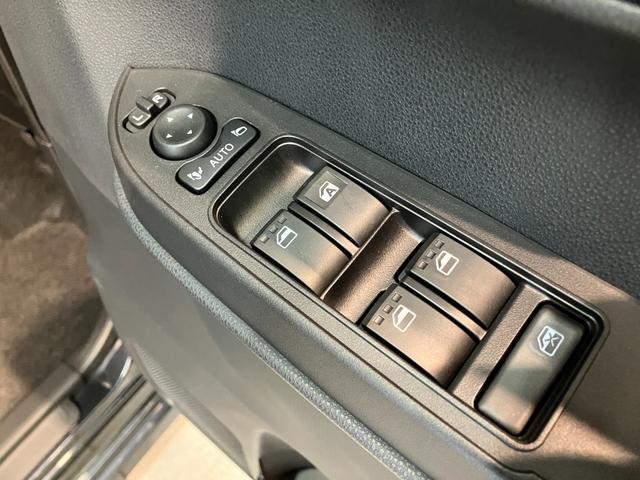 タントカスタムＸ　コーナーセンサー　シートヒーター　届出済未使用車衝突被害軽減ブレーキ　コーナーセンサー　バックカメラ（ナビ装着時用）　両側電動スライドドア　前席シートヒーター　電動パーキングブレーキ　ＬＥＤ　オートライト　オートエアコン　スマートキー　エコアイドル（滋賀県）の中古車