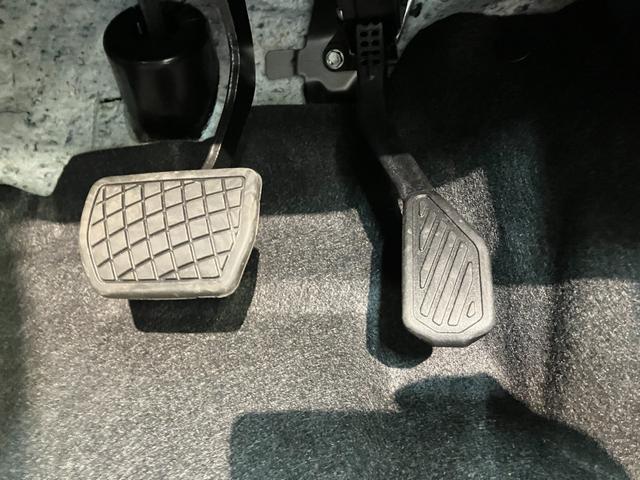 タントカスタムＸ　コーナーセンサー　シートヒーター　届出済未使用車衝突被害軽減ブレーキ　コーナーセンサー　バックカメラ（ナビ装着時用）　両側電動スライドドア　前席シートヒーター　電動パーキングブレーキ　ＬＥＤ　オートライト　オートエアコン　スマートキー　エコアイドル（滋賀県）の中古車