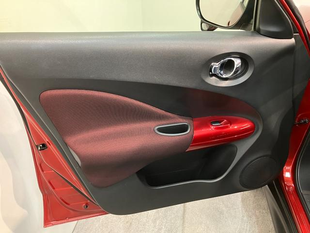 ジューク１５ＲＸ　タイプＶ　フルセグナビ　バックカメラ　車検整備付フルセグナビ　バックカメラ　ＥＴＣ　ＵＳＢ　オートライト　オートエアコン　電動格納式ミラー　スマートキー　エコアイドル（滋賀県）の中古車