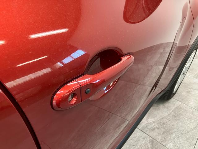 ジューク１５ＲＸ　タイプＶ　フルセグナビ　バックカメラ　車検整備付フルセグナビ　バックカメラ　ＥＴＣ　ＵＳＢ　オートライト　オートエアコン　電動格納式ミラー　スマートキー　エコアイドル（滋賀県）の中古車