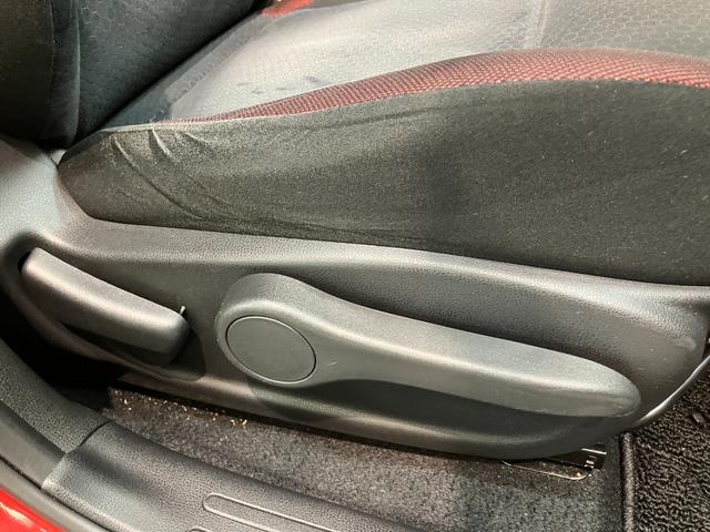 ジューク１５ＲＸ　タイプＶ　フルセグナビ　バックカメラ　車検整備付フルセグナビ　バックカメラ　ＥＴＣ　ＵＳＢ　オートライト　オートエアコン　電動格納式ミラー　スマートキー　エコアイドル（滋賀県）の中古車