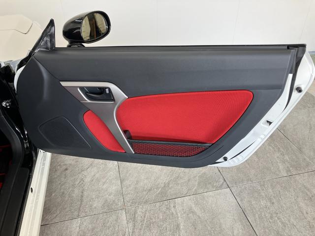 コペンローブ　フルセグナビ　バックカメラ　ドラレコ　車検整備付電動オープンルーフ　フルセグナビ　バックカメラ　ドラレコ　ＤＶＤ再生　Ｂｌｕｅｔｏｏｔｈ　ＵＳＢ　ＥＴＣ　シートヒーター　ＬＥＤヘッドライト　オートエアコン　スマートキー　エコアイドル（滋賀県）の中古車