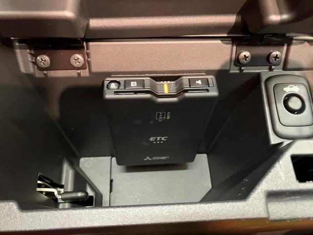 コペンローブ　フルセグナビ　バックカメラ　ドラレコ　車検整備付電動オープンルーフ　フルセグナビ　バックカメラ　ドラレコ　ＤＶＤ再生　Ｂｌｕｅｔｏｏｔｈ　ＵＳＢ　ＥＴＣ　シートヒーター　ＬＥＤヘッドライト　オートエアコン　スマートキー　エコアイドル（滋賀県）の中古車