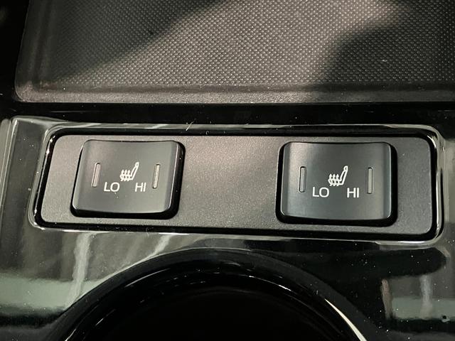 プリウスPHVSナビパッケージ・GRスポーツ 11型ナビ バックカメラトヨタセーフティセンス 11.6型フルセグナビ バックカメラ Bluetooth USB ETC2.0 レーダークルコン シートヒーター 革シート LED オートライト オートエアコン(滋賀県)の中古車