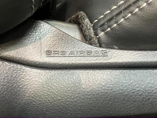 プリウスPHVSナビパッケージ・GRスポーツ 11型ナビ バックカメラトヨタセーフティセンス 11.6型フルセグナビ バックカメラ Bluetooth USB ETC2.0 レーダークルコン シートヒーター 革シート LED オートライト オートエアコン(滋賀県)の中古車