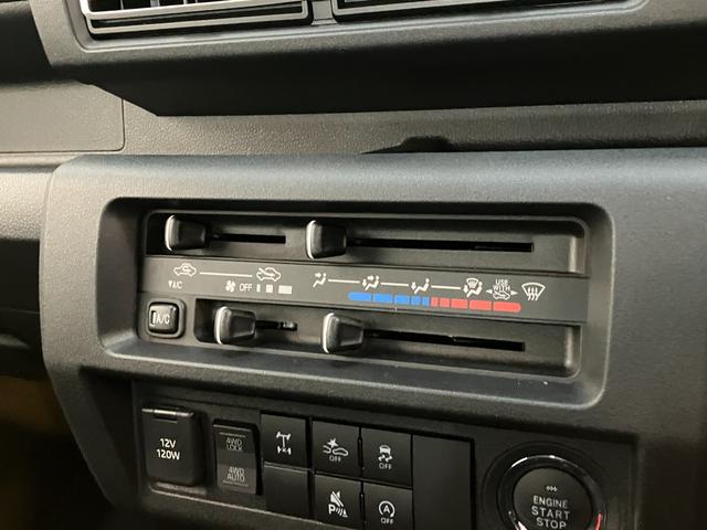 ハイゼットトラックジャンボエクストラ　４ＷＤ　ＣＶＴ　届出済未使用車衝突被害軽減ブレーキ　スマアシ　コーナーセンサー　ＬＥＤヘッドライト　オートライト　スマートキー　パワーウインドウ　電動格納式ミラー　パートタイム４ＷＤ　デフロック　荷台作業灯　デフロック（滋賀県）の中古車