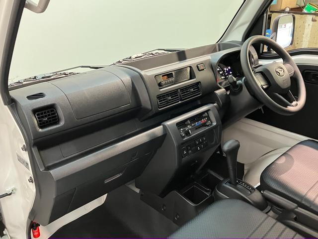 ハイゼットトラックスタンダード　４ＷＤ　ＣＶＴ　届出済未使用車衝突被害軽減ブレーキ　コーナーセンサー　パートタイム４ＷＤ　ＡＭ／ＦＭラジオ　マニュアルエアコン　マニュアルレベリング　オートライト（滋賀県）の中古車