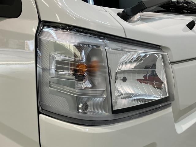 ハイゼットトラックスタンダード　４ＷＤ　ＣＶＴ　届出済未使用車衝突被害軽減ブレーキ　コーナーセンサー　パートタイム４ＷＤ　ＡＭ／ＦＭラジオ　マニュアルエアコン　マニュアルレベリング　オートライト（滋賀県）の中古車