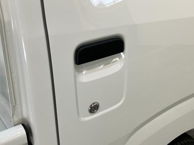 ハイゼットトラックスタンダード　４ＷＤ　ＣＶＴ　届出済未使用車衝突被害軽減ブレーキ　コーナーセンサー　パートタイム４ＷＤ　ＡＭ／ＦＭラジオ　マニュアルエアコン　マニュアルレベリング　オートライト（滋賀県）の中古車