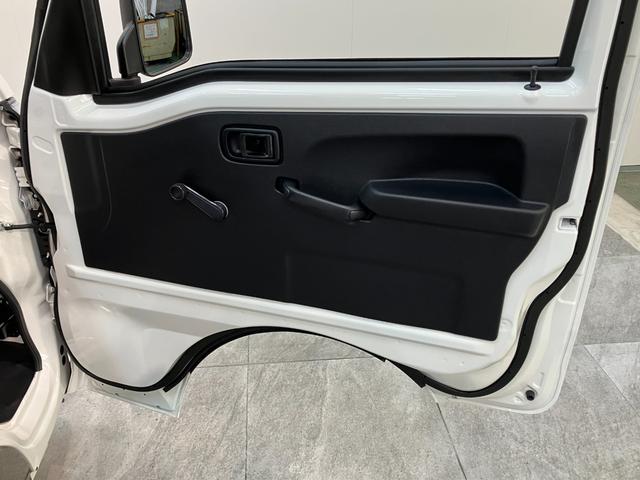 ハイゼットトラックスタンダード　４ＷＤ　ＣＶＴ　届出済未使用車衝突被害軽減ブレーキ　コーナーセンサー　パートタイム４ＷＤ　ＡＭ／ＦＭラジオ　マニュアルエアコン　マニュアルレベリング　オートライト（滋賀県）の中古車