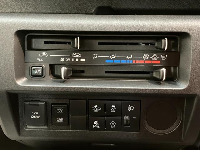 ハイゼットトラックスタンダード　４ＷＤ　ＣＶＴ　届出済未使用車衝突被害軽減ブレーキ　コーナーセンサー　パートタイム４ＷＤ　ＡＭ／ＦＭラジオ　マニュアルエアコン　マニュアルレベリング　オートライト（滋賀県）の中古車