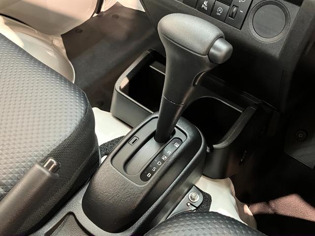 ハイゼットトラックスタンダード　４ＷＤ　ＣＶＴ　届出済未使用車衝突被害軽減ブレーキ　コーナーセンサー　パートタイム４ＷＤ　ＡＭ／ＦＭラジオ　マニュアルエアコン　マニュアルレベリング　オートライト（滋賀県）の中古車